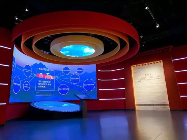 成都展览展架展示香蕉视频软件制作安装